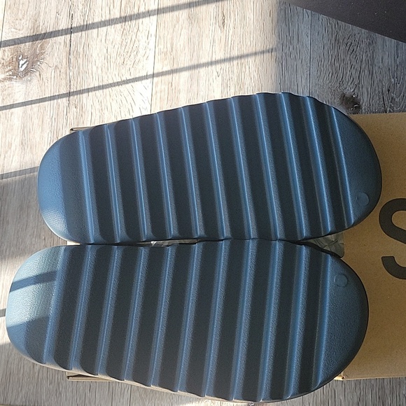 YEEZY SLIDE SLATE MARINE / SLATE MARINE / SLATE MARINE - Picture 14 of 17